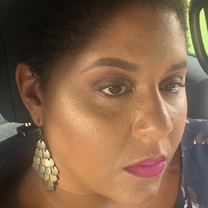 Meet your Posher, April